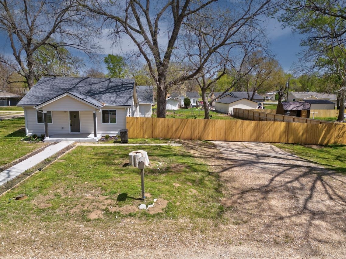 Property Photo: 1228 N 15th St KS 67005