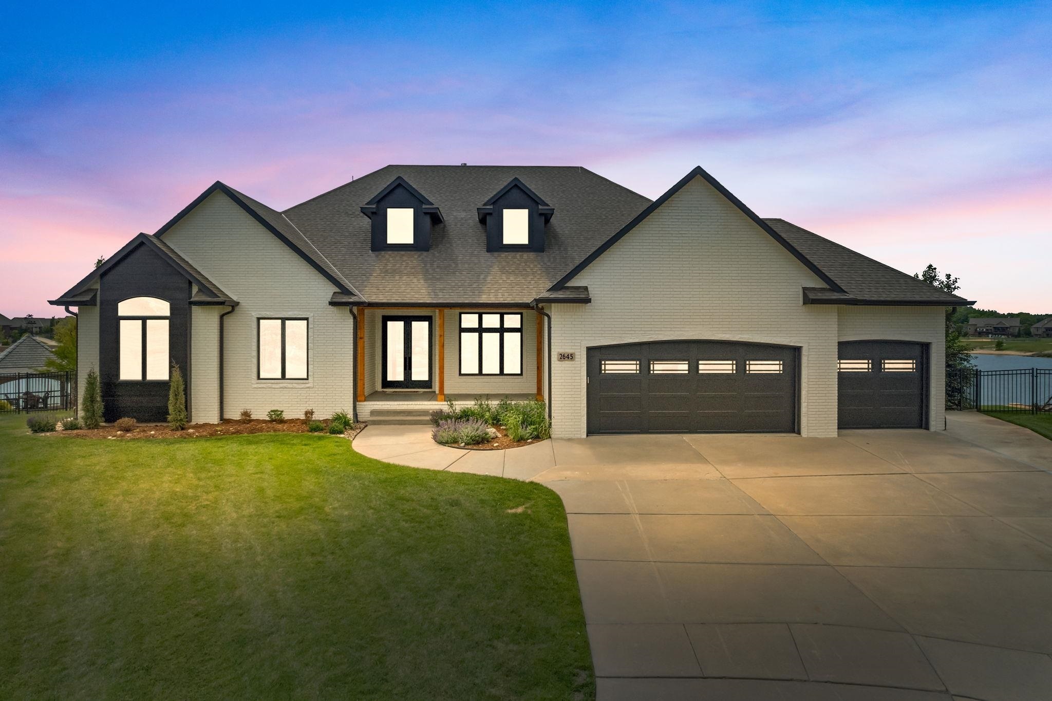 Property Photo: 2645 N Bayside Ct KS 67205