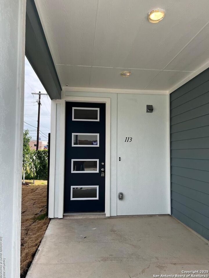 Property Photo: 310 W Evergreen St #113 TX 78212