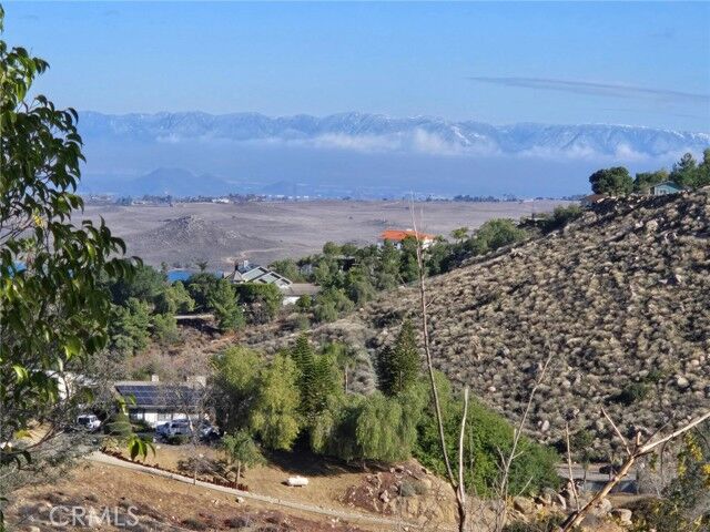 Property Photo:  14160 Descanso Drive  CA 92570 