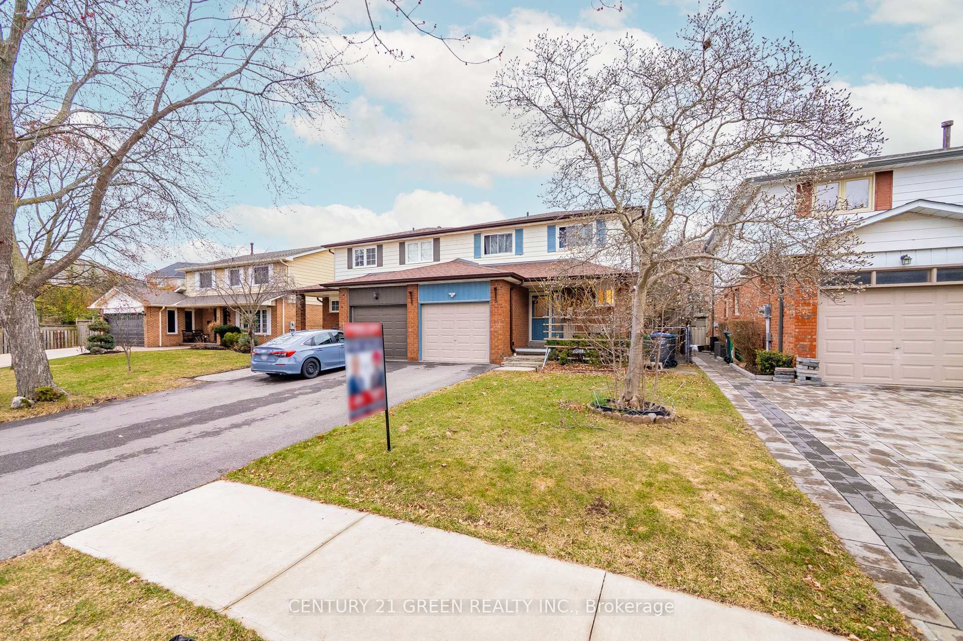338 Hillside Drive  Mississauga ON L5M 2L7 photo