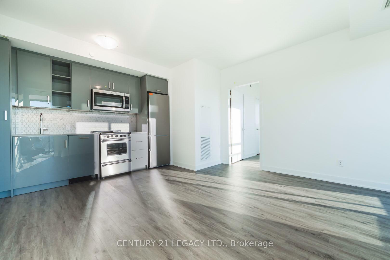 Property Photo: 251 Manitoba Street 1808 ON M8Y 0C7