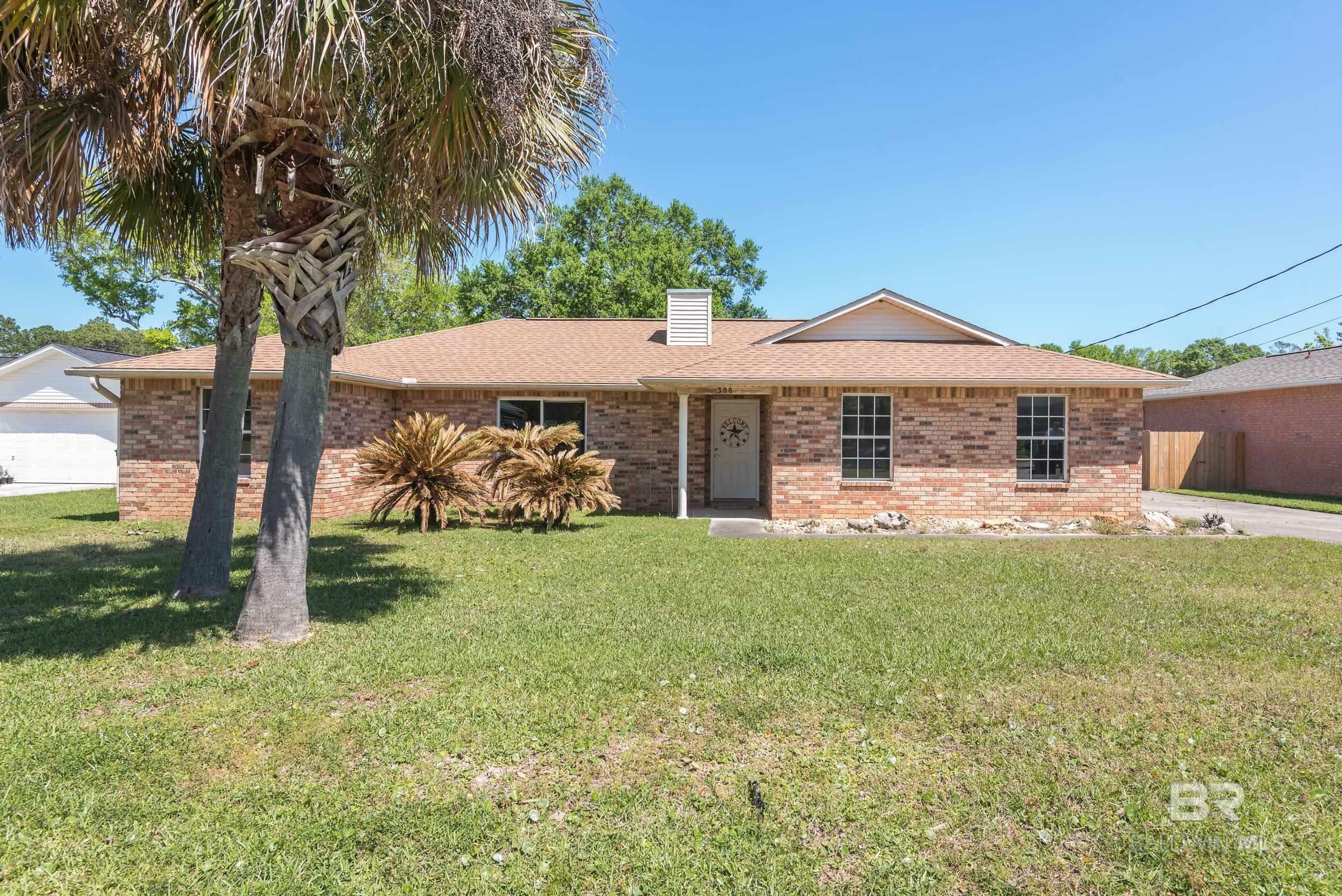 Property Photo: 308 Twisted Oak Circle FL 32533