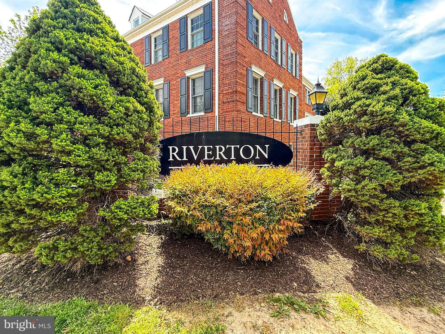 Property Photo: 612 Bashford Lane 1221 VA 22314
