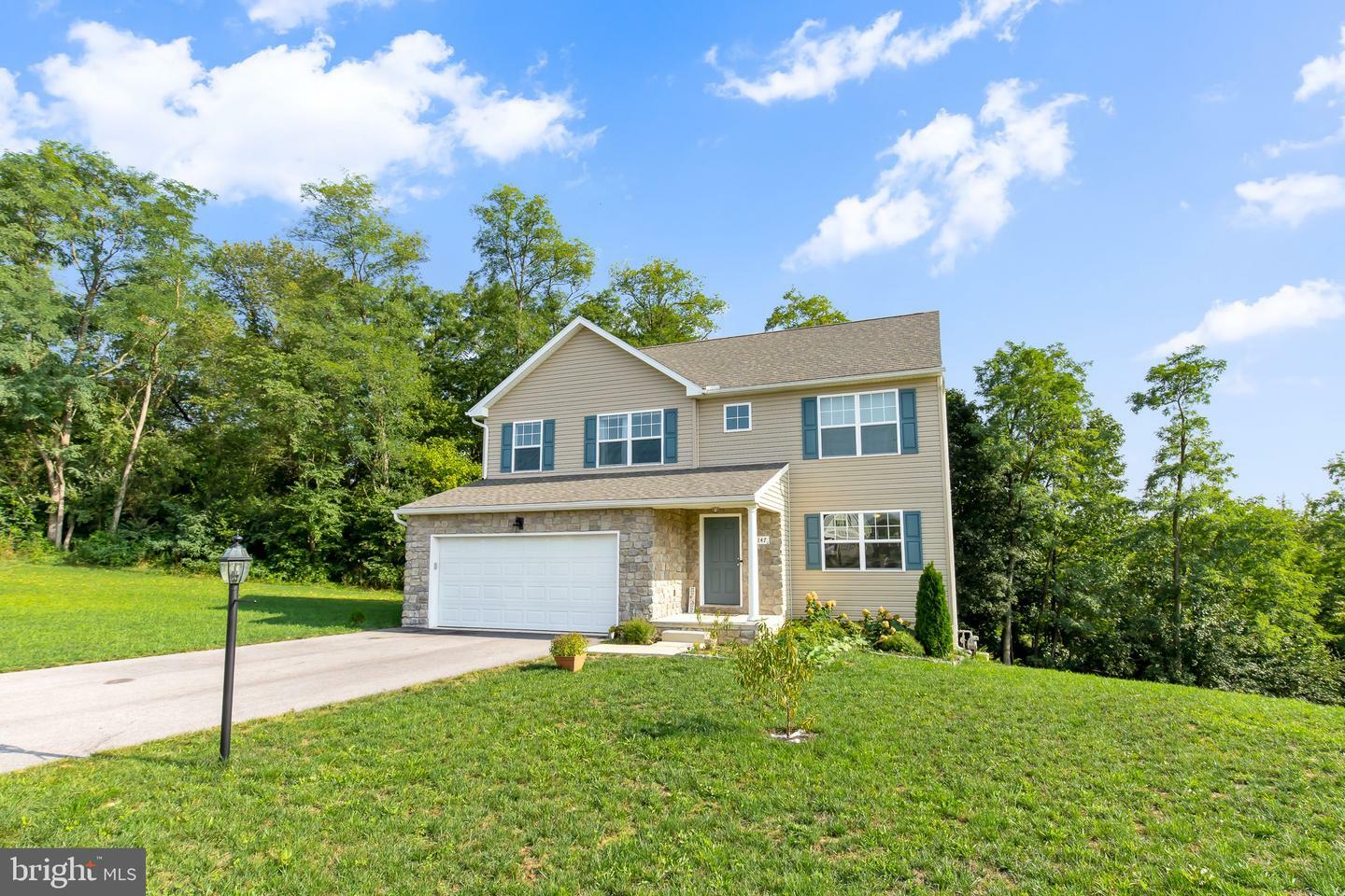Property Photo: 1147 Alder Court PA 17408