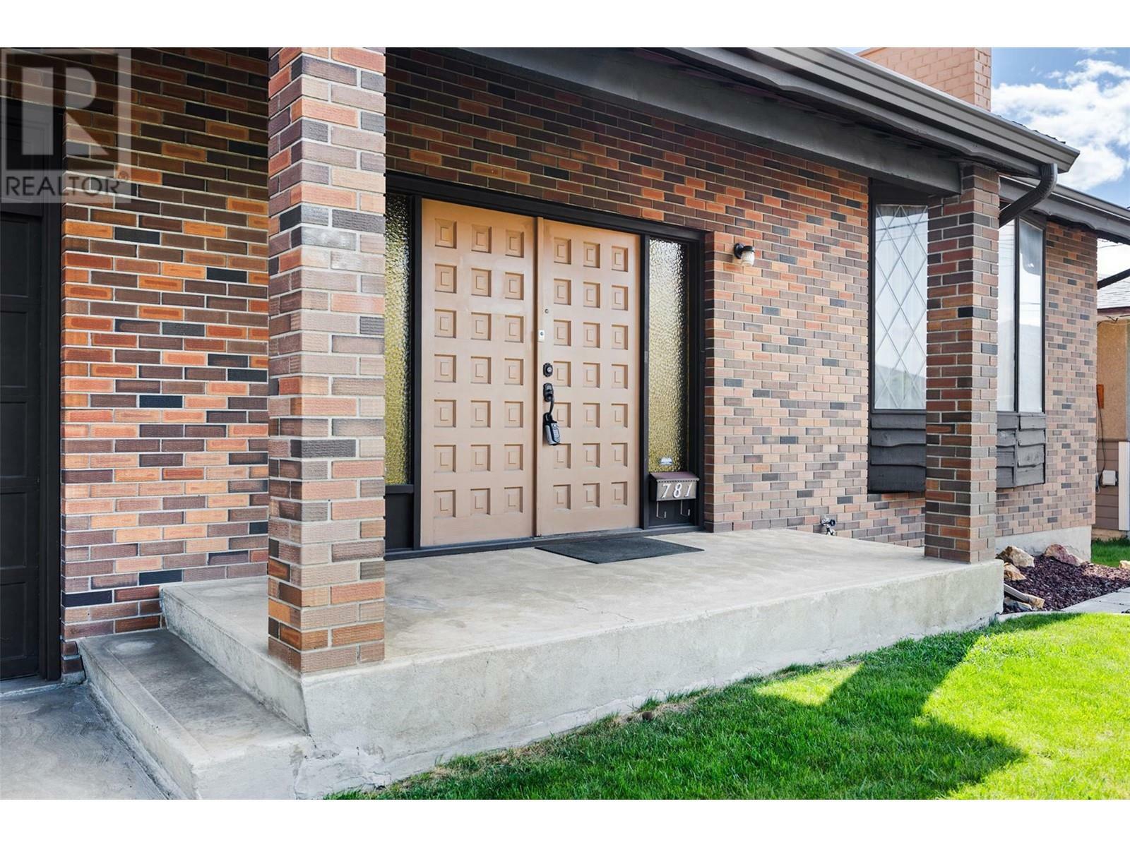 Property Photo: 781 Kelly Drive BC V2B 4G5