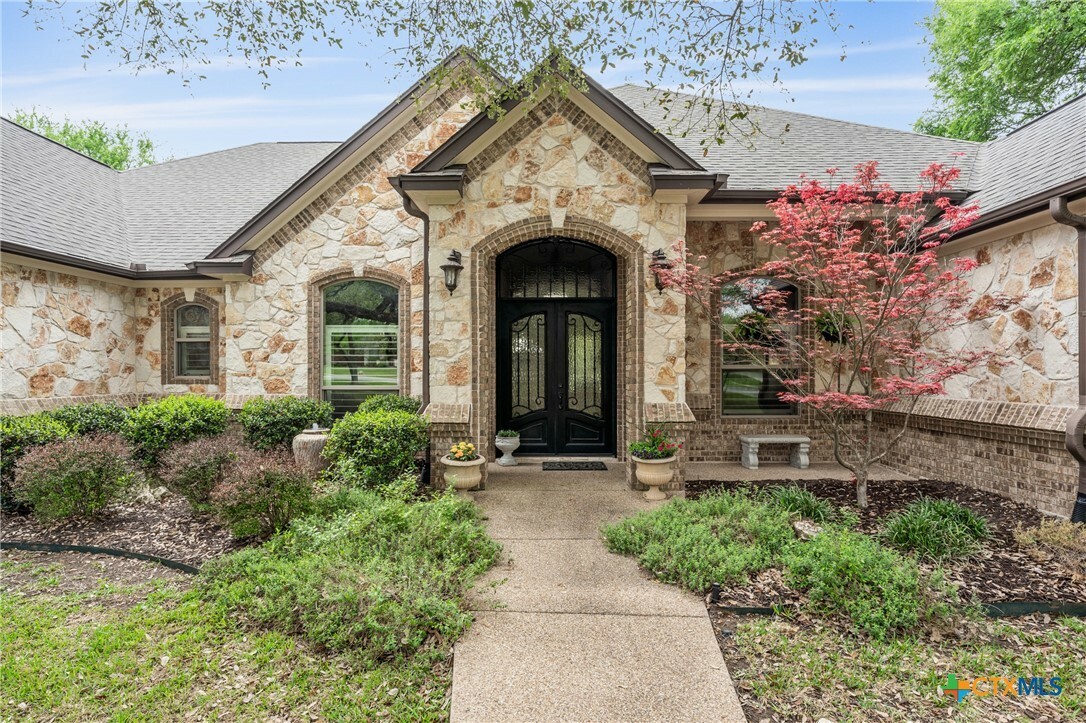 Property Photo: 2016 The Creeks Drive TX 76571