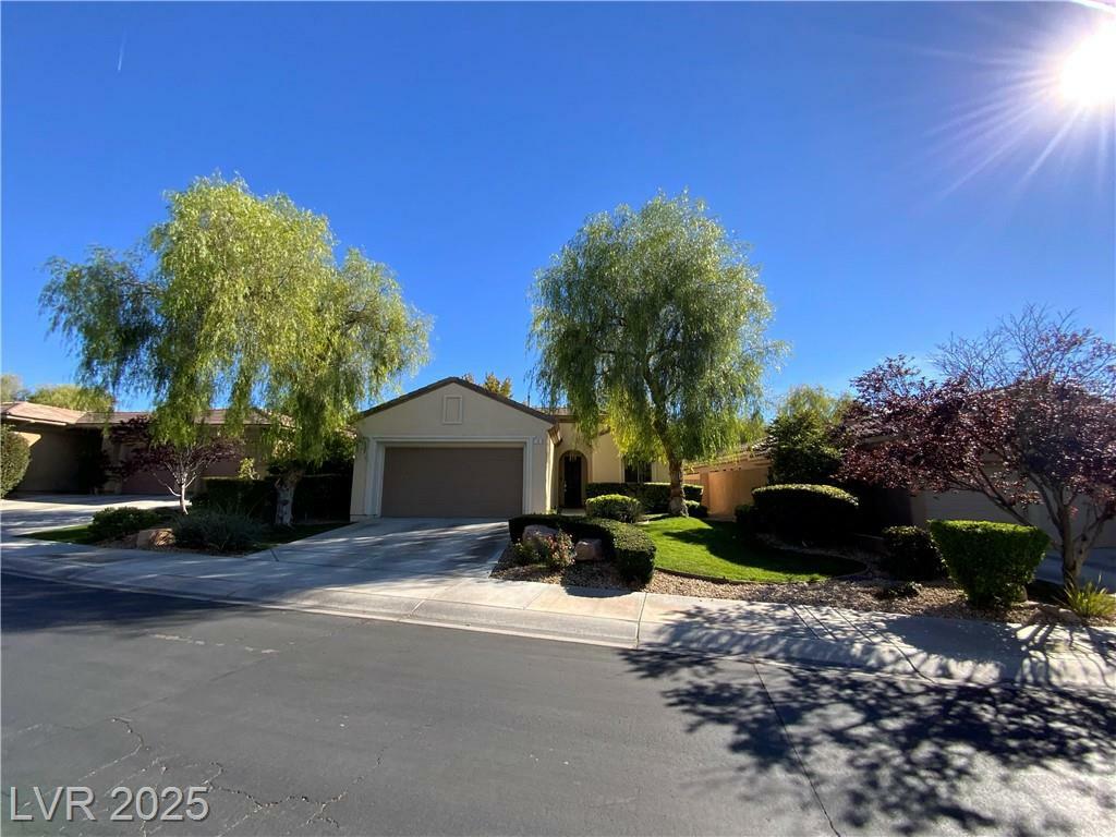 Property Photo: 11 Hunt Valley Trail NV 89052