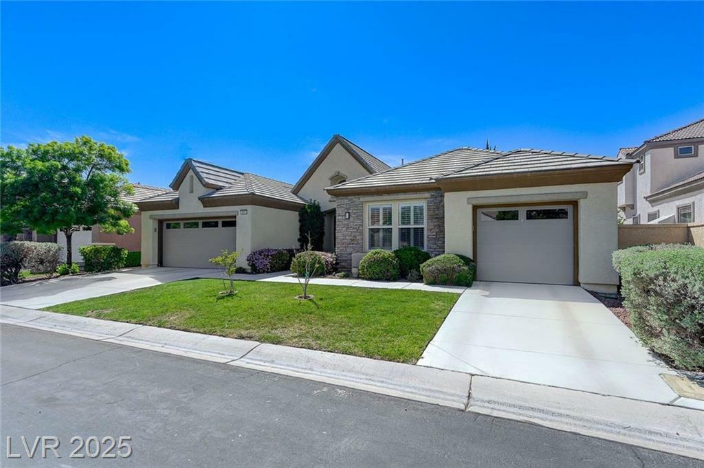 Property Photo: 317 Onyx Crest Street NV 89145
