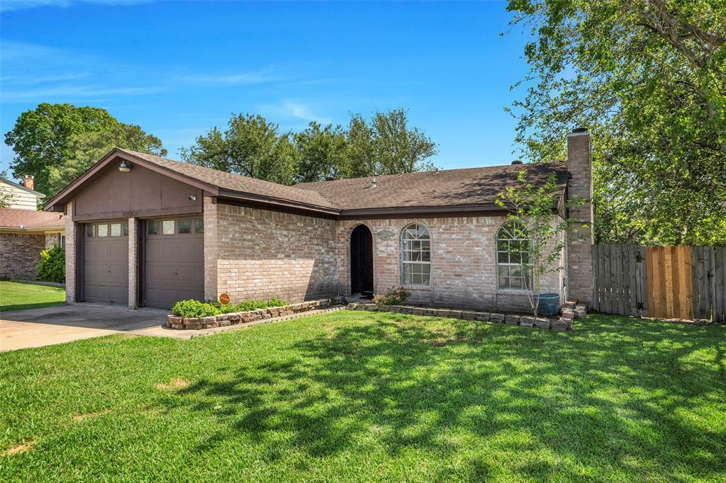 Property Photo: 10007 Kirkwren Dr TX 77089