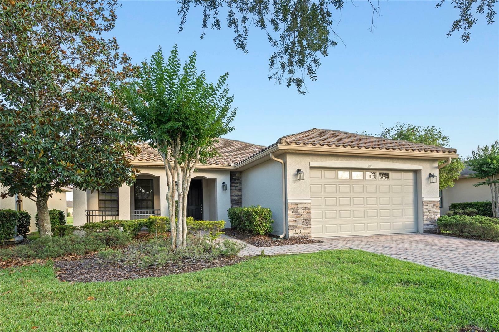 Property Photo: 307 Monterey St FL 34759