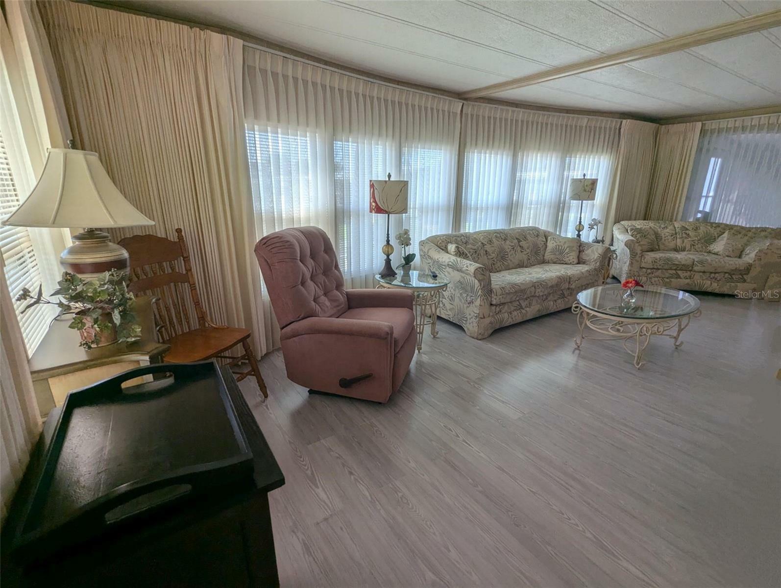 Property Photo: 2100 Kings Highway 400 FL 33980