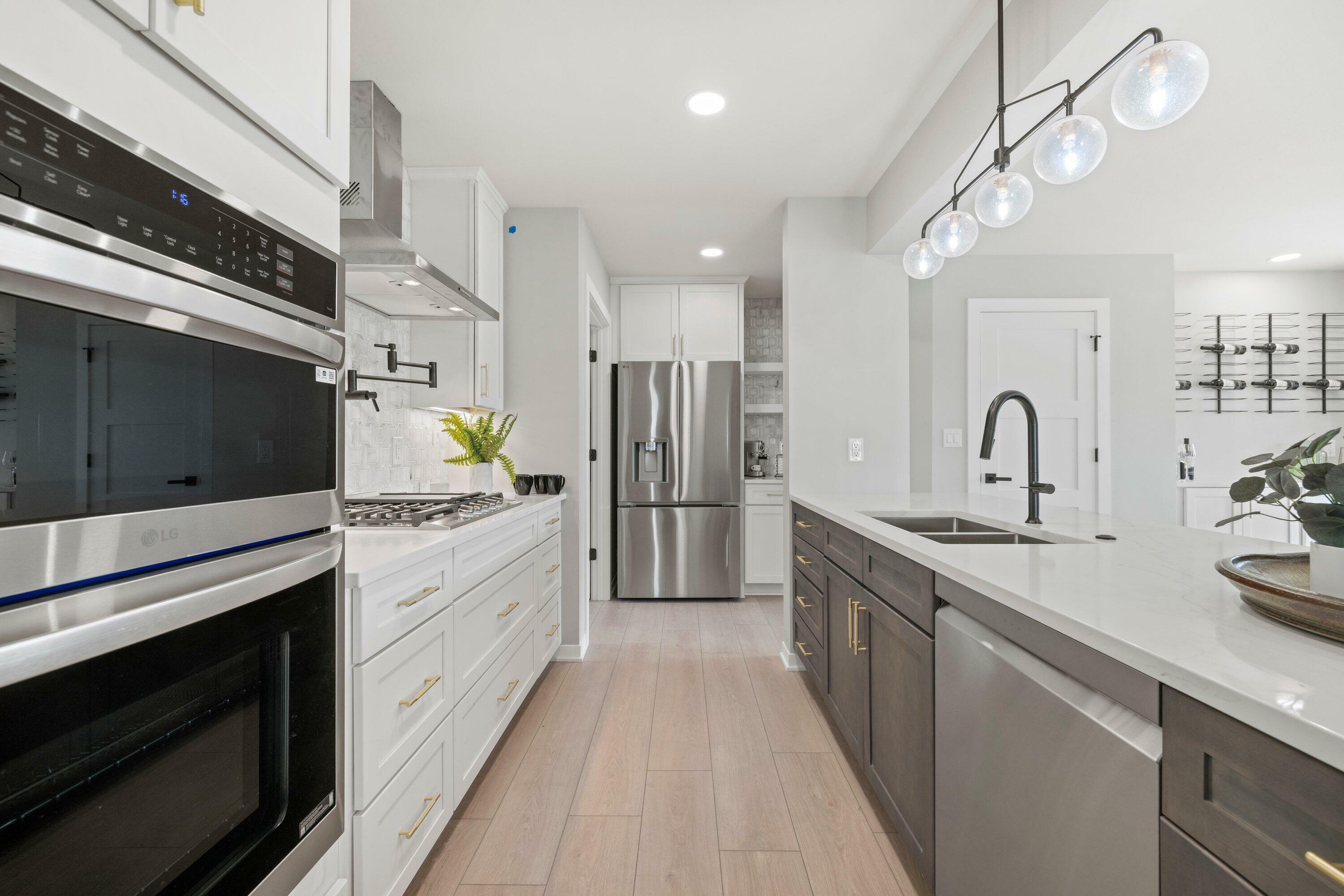Property Photo: N54w19358 Broadwing Pl WI 53051