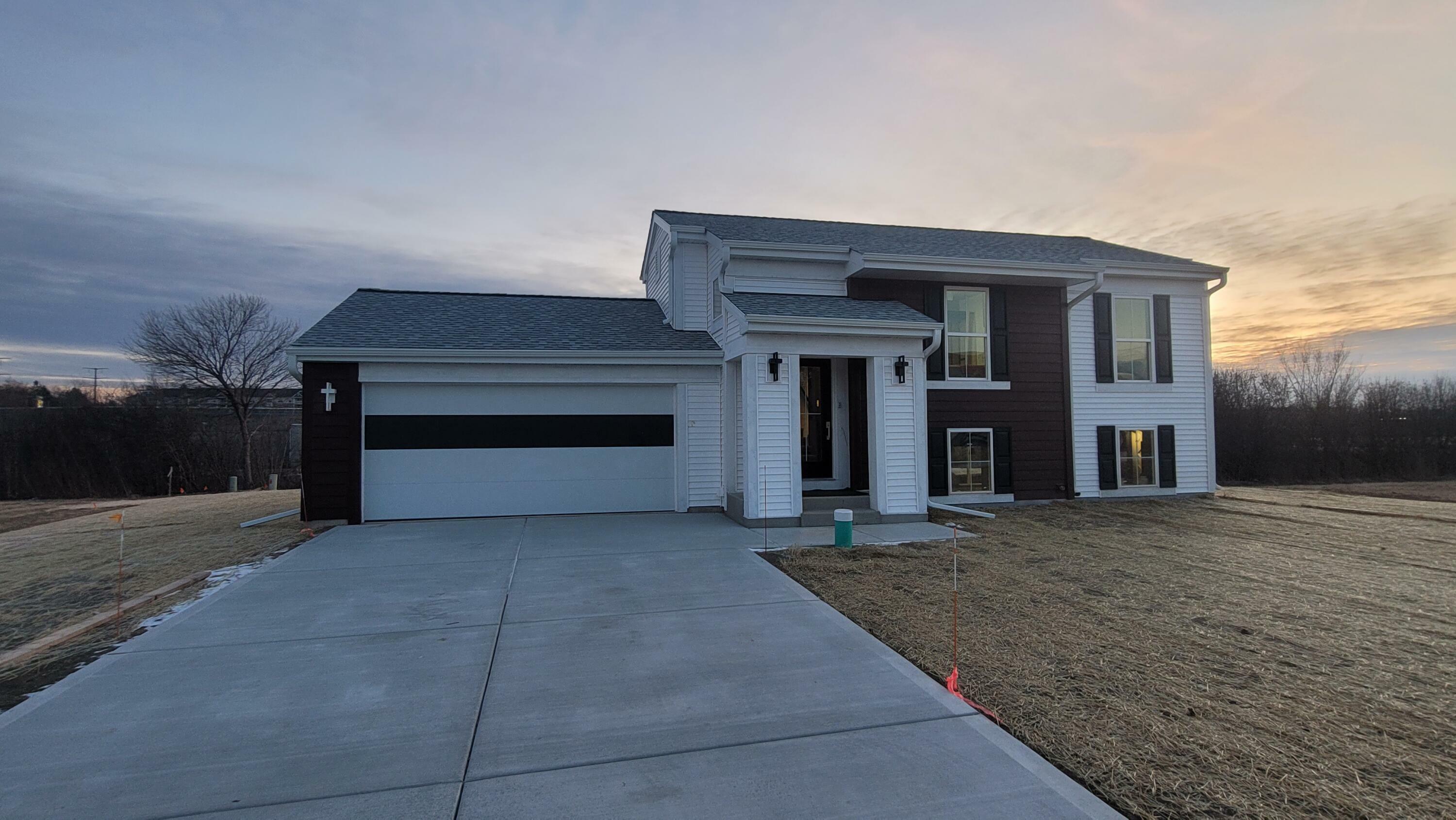 Property Photo: 6919 W Beatrice Ct WI 53223