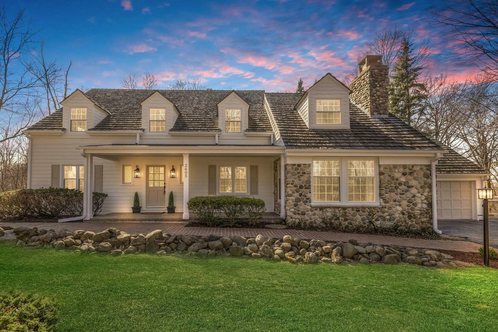 Property Photo:  2605 Maple Hill Ln  WI 53045 