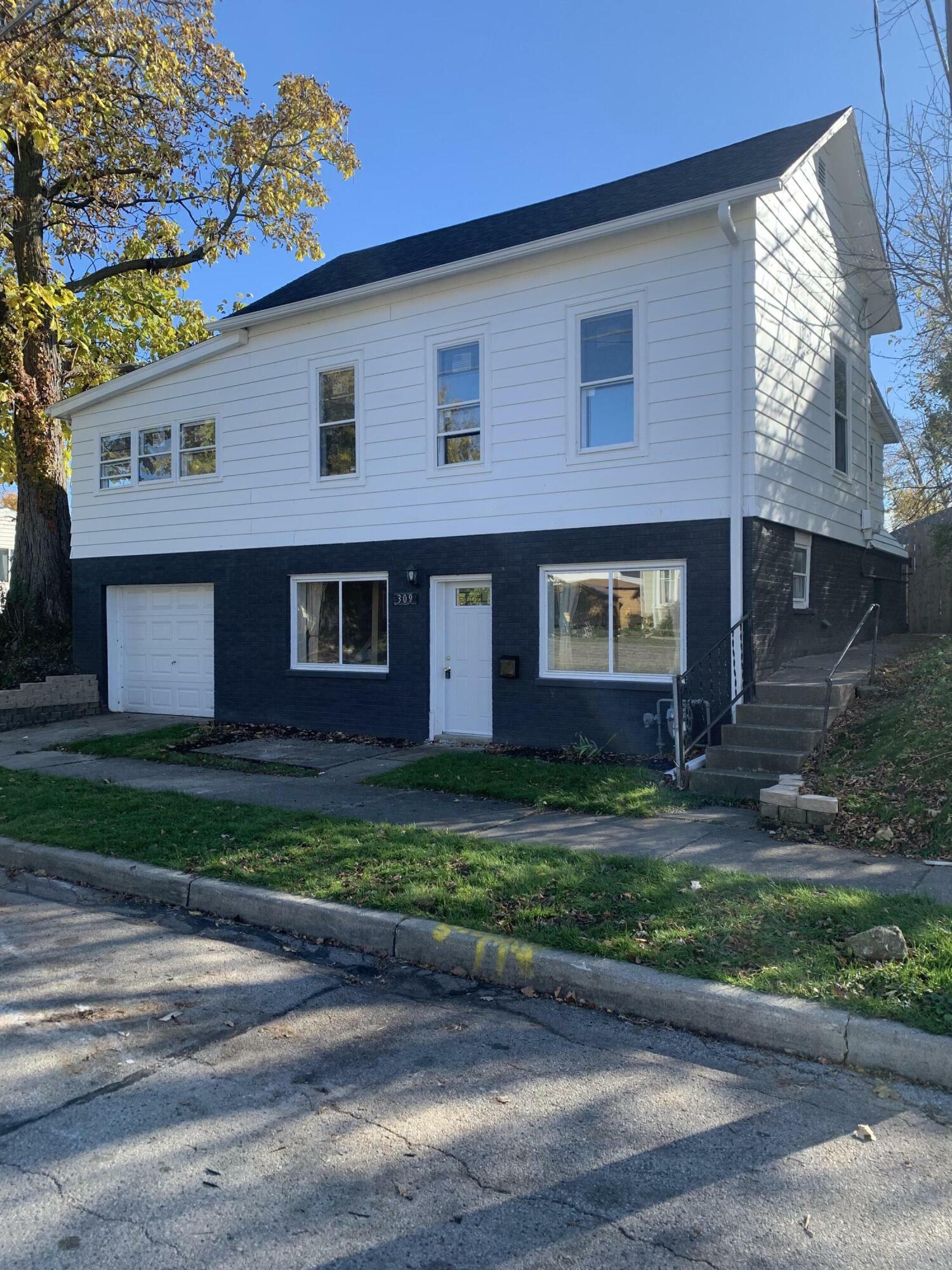 Property Photo: 309 Hubbard St WI 53402