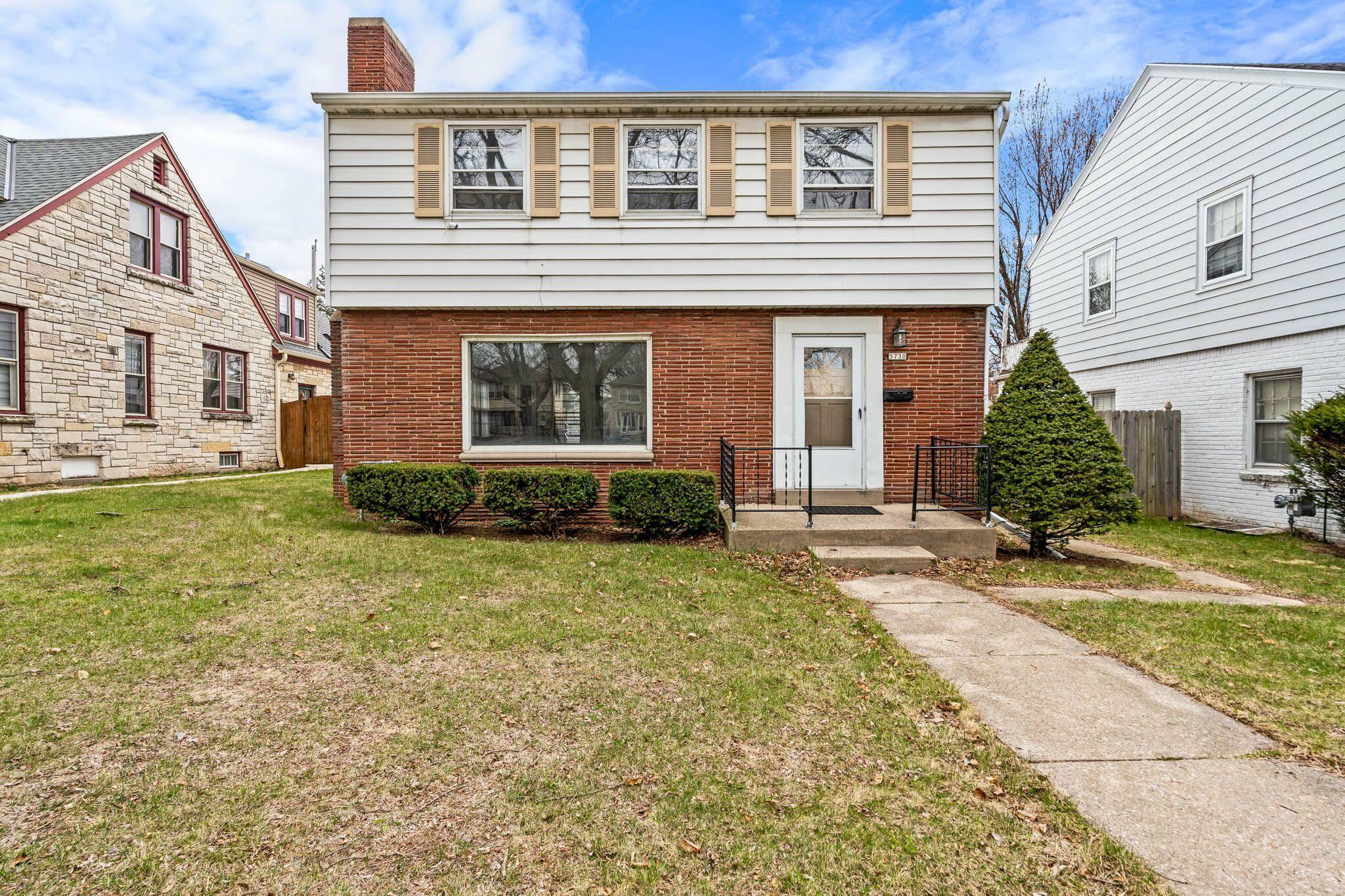 Property Photo: 5730 W Roosevelt Dr WI 53216