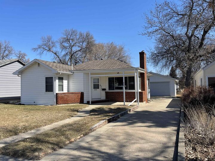 804 NW 14th St  Minot ND 58703 photo