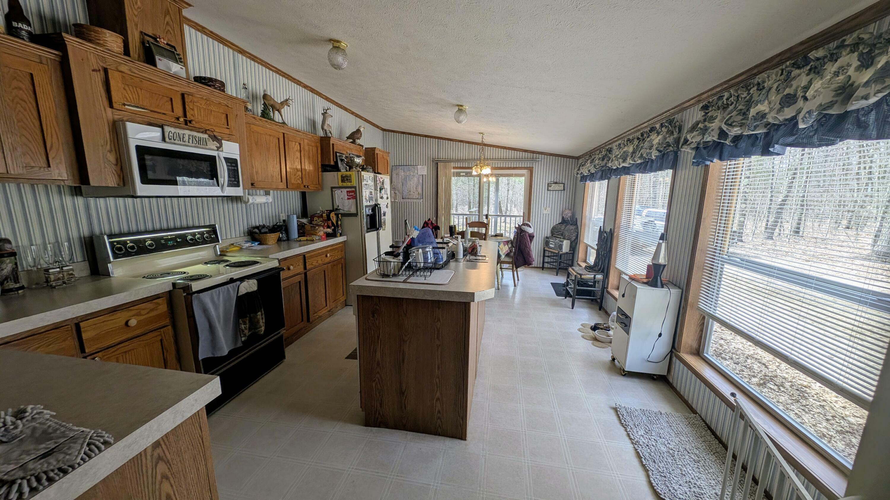 Property Photo:  2299 Kent Road  MI 49452 