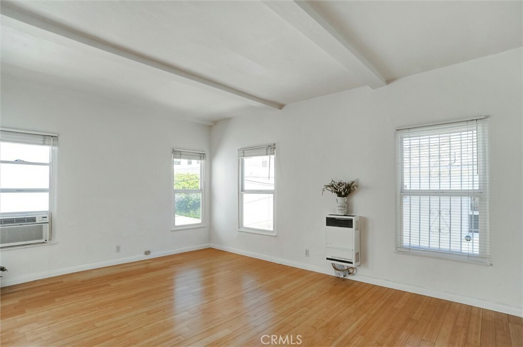 Property Photo: 124 S Elm Drive 8 CA 90212