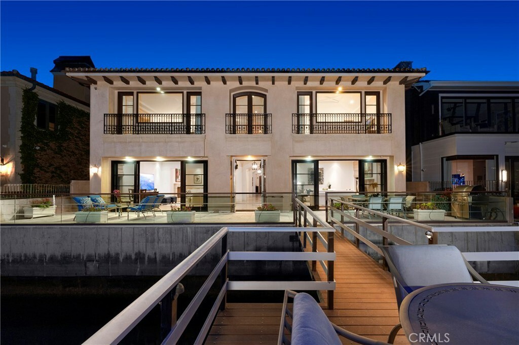 Property Photo:  2258 Channel Road  CA 92661 