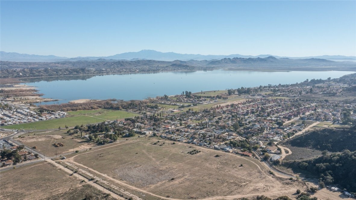 Property Photo: 29 Lakeview CA 92530