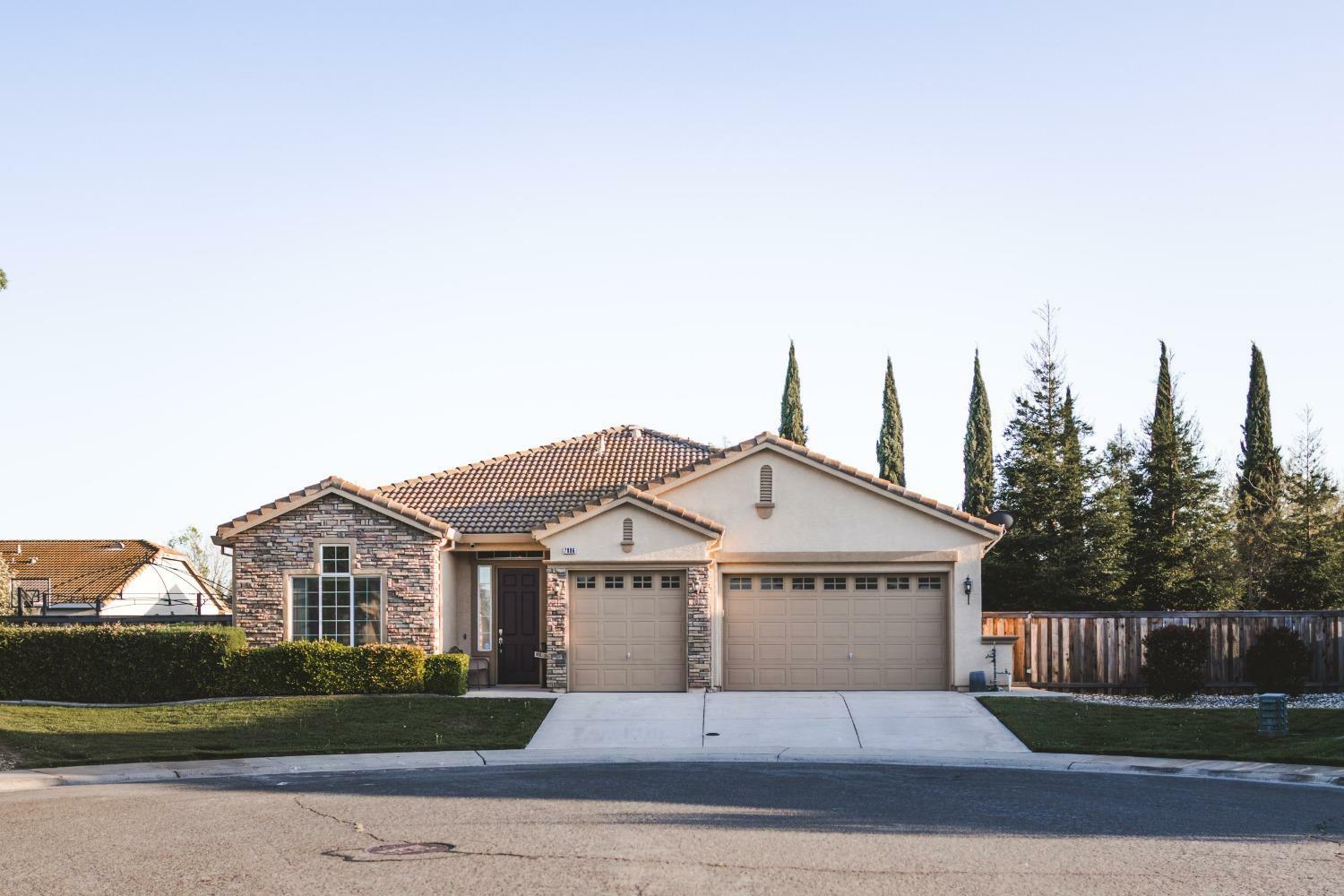 Property Photo: 7886 Dimarco Court CA 95829