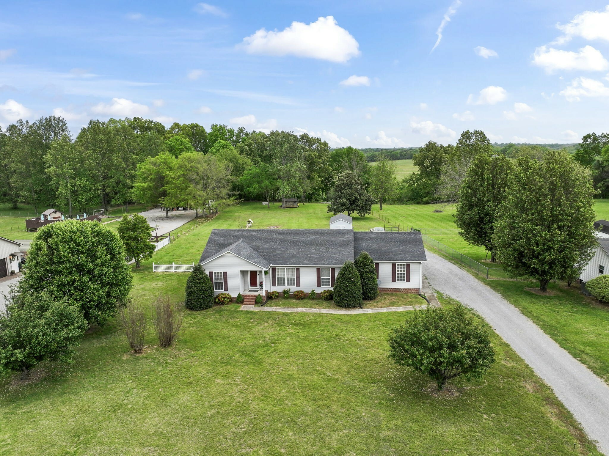 2214 Sims Rd  Shelbyville TN 37160 photo