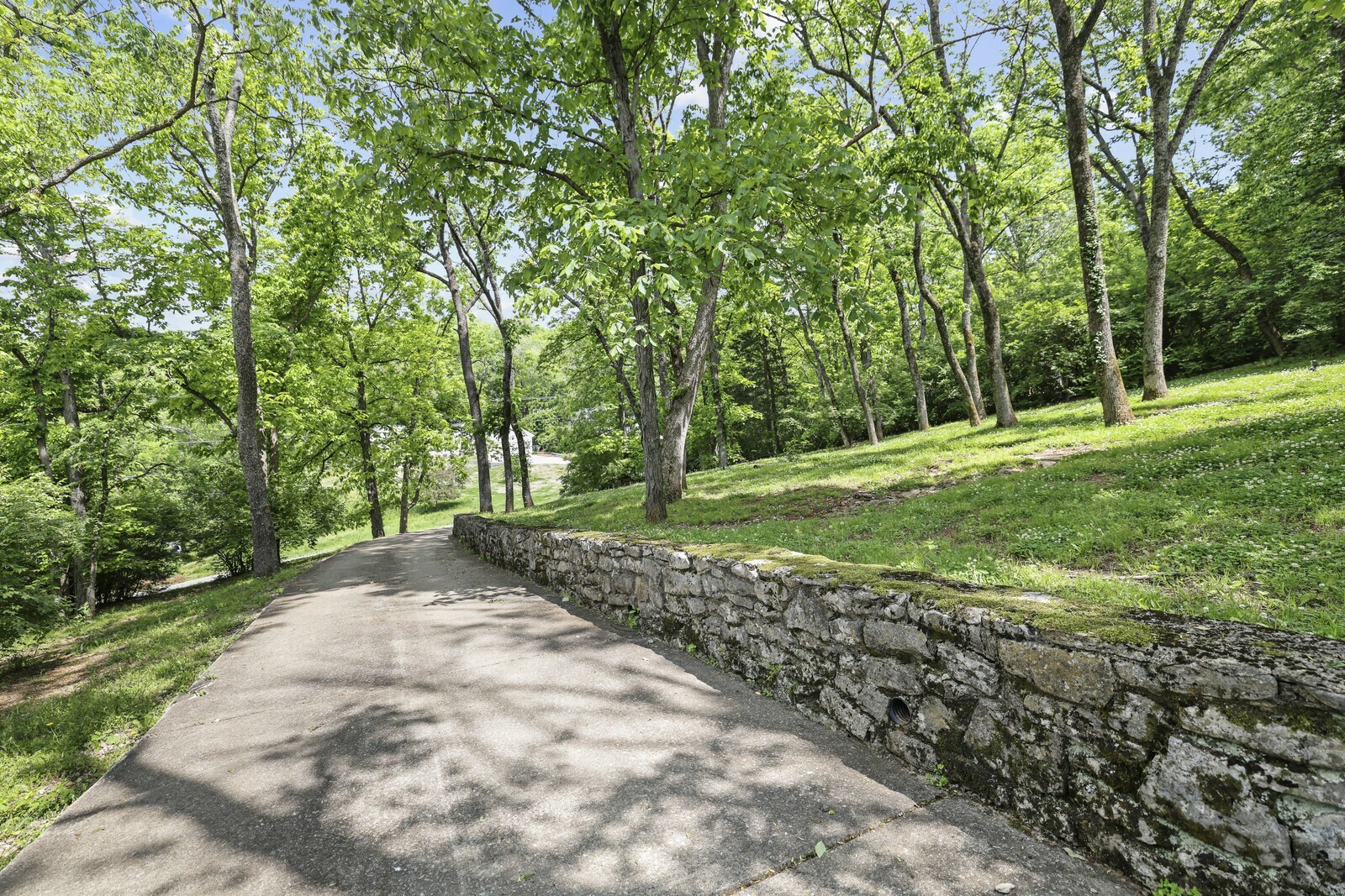 Property Photo: 5735B Knob Rd TN 37209