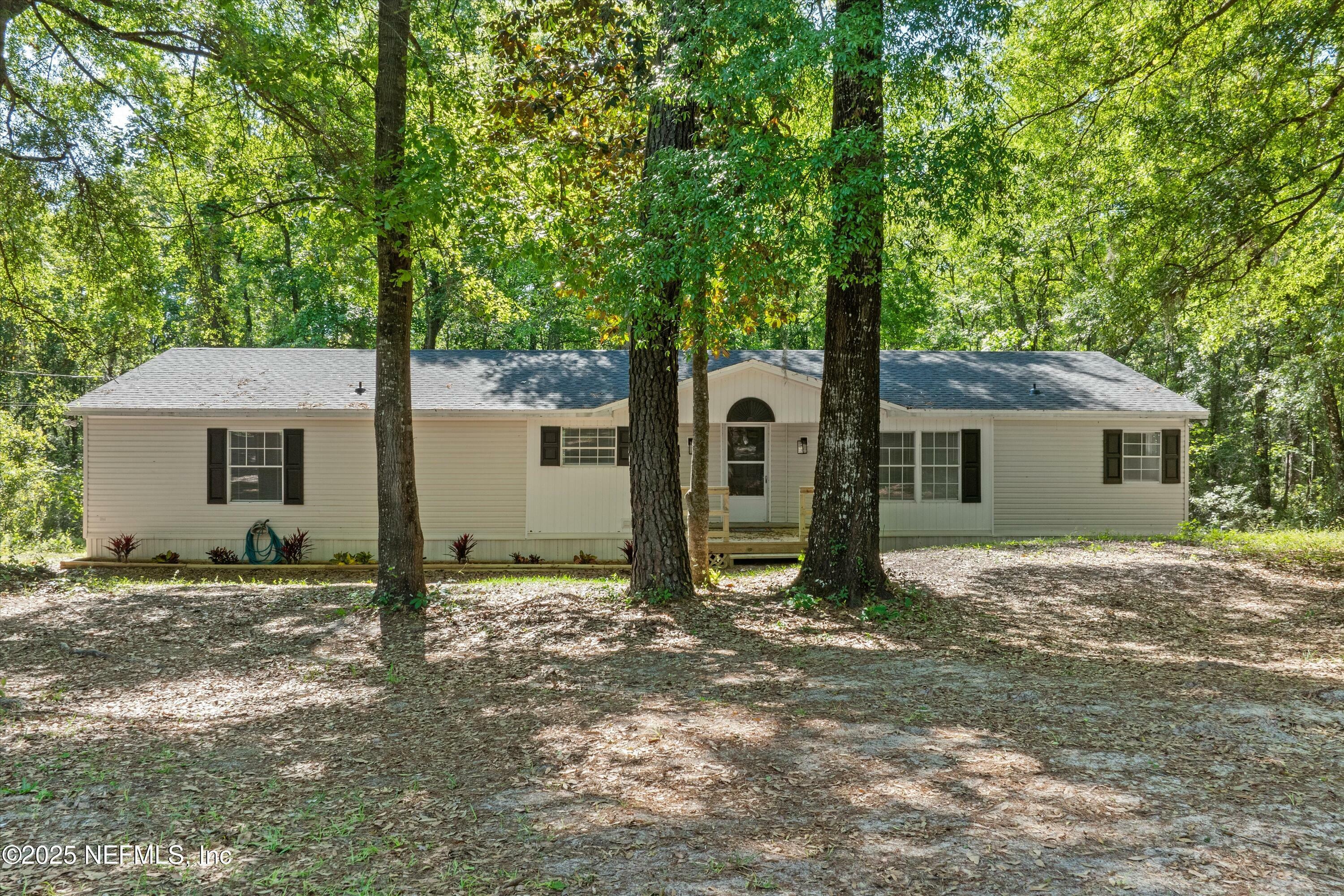Property Photo: 5325 Chicory Circle FL 32068