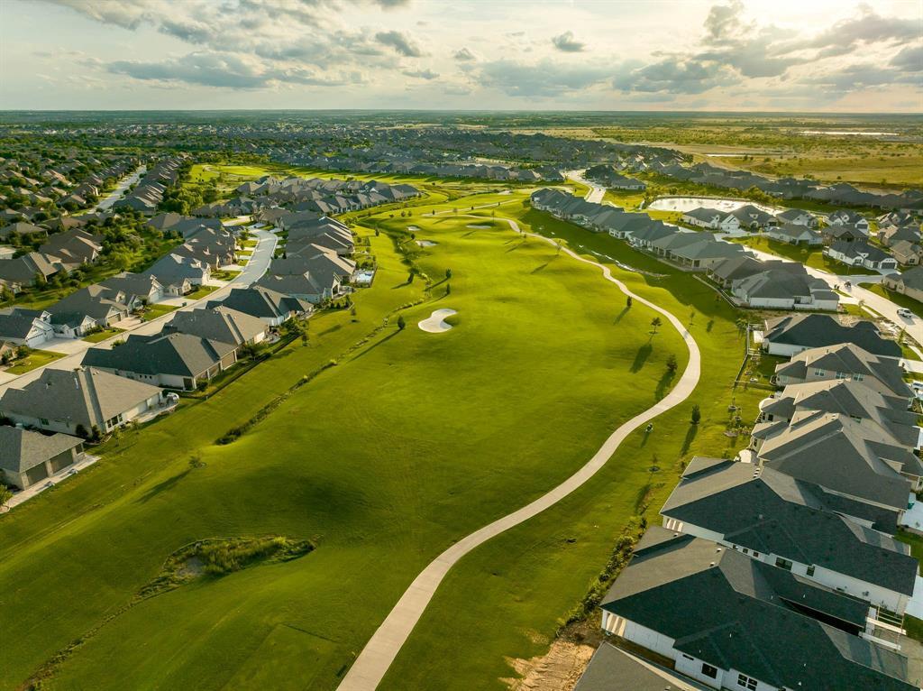 Property Photo: 10905 Drinkwater Drive TX 76207