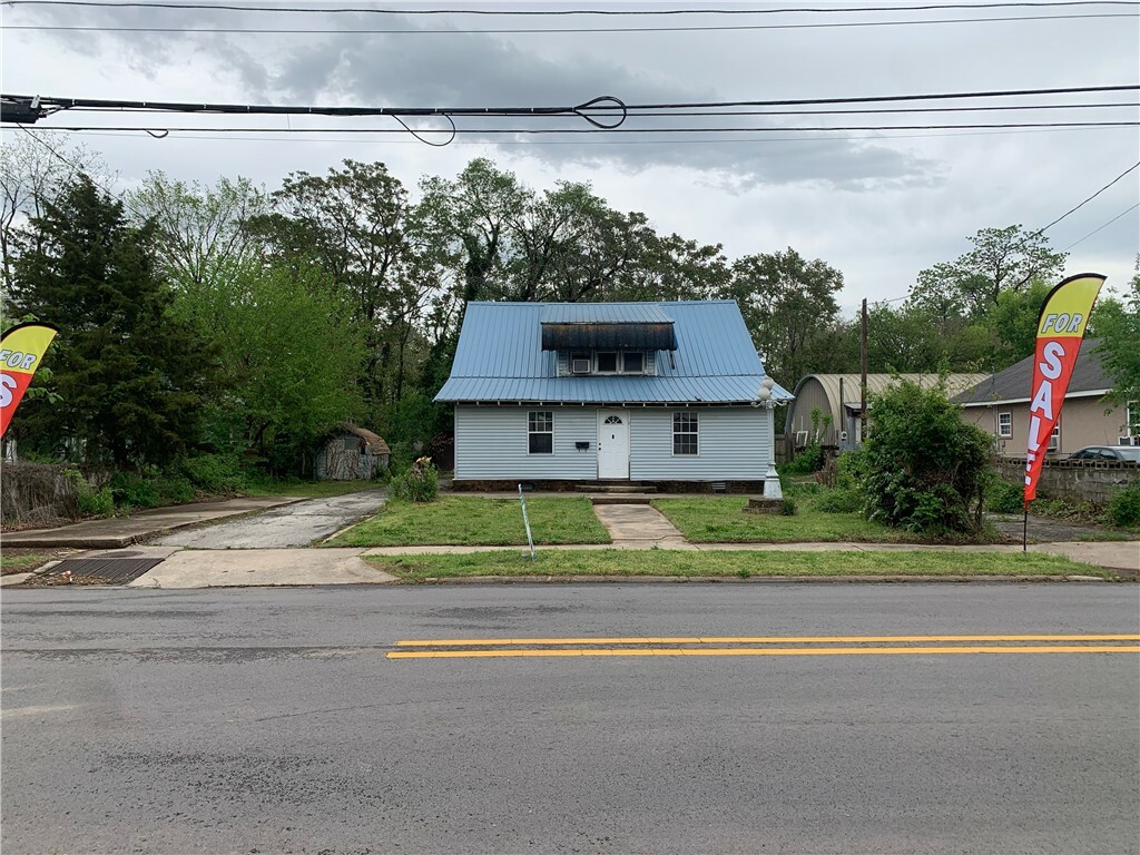 Property Photo: 603 Holcomb Street AR 72764