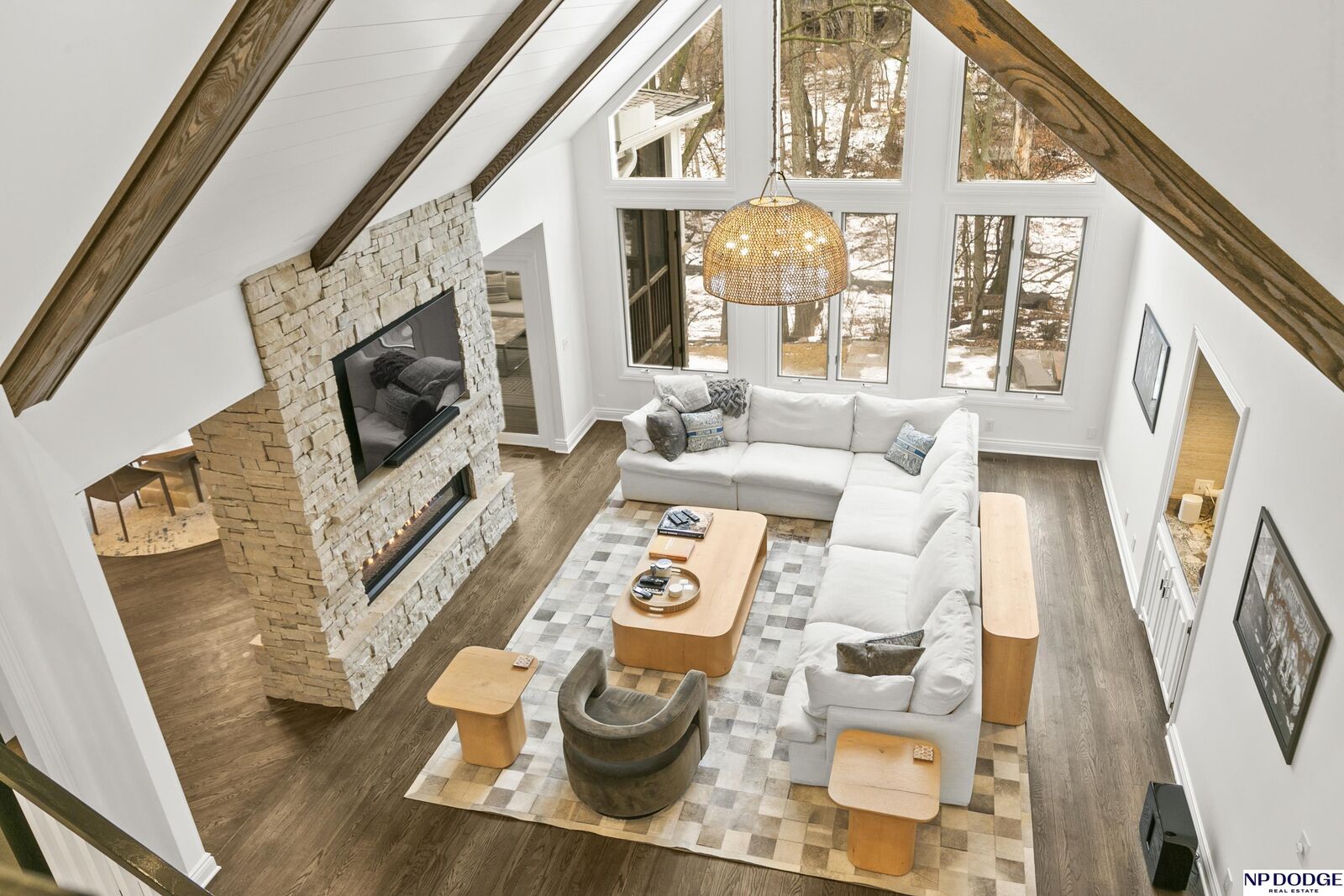 Property Photo: 6026 Country Club Oaks Place NE 68152