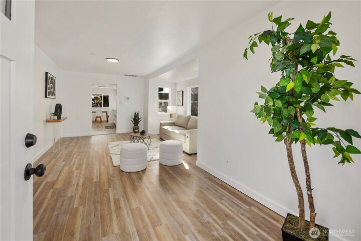 Property Photo: 1504 A Street SE WA 98002