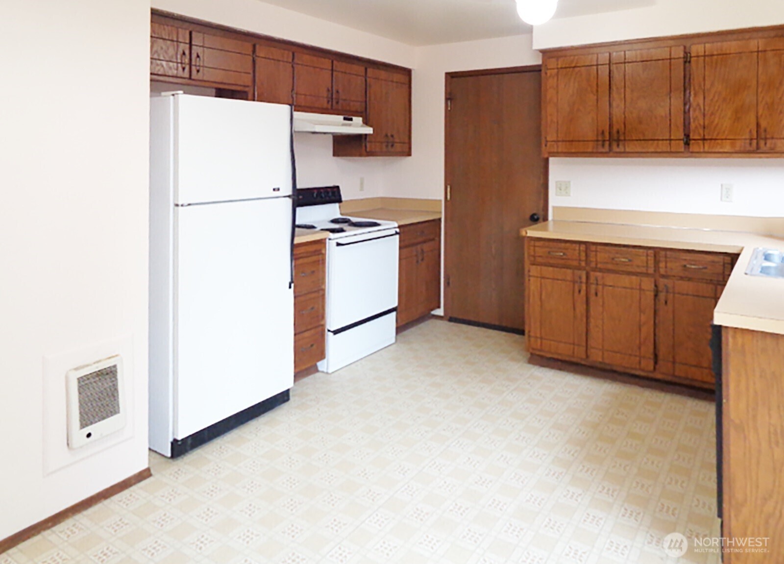 Property Photo: 6708 Beverly Boulevard WA 98203