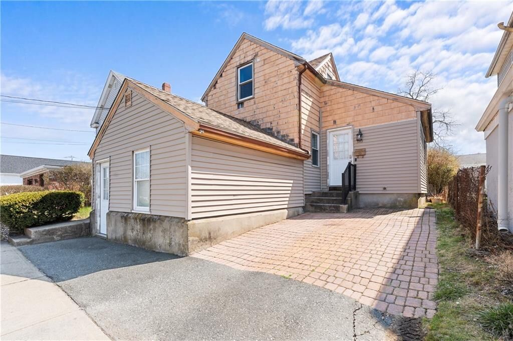 Property Photo: 342 North Broad Way RI 02916