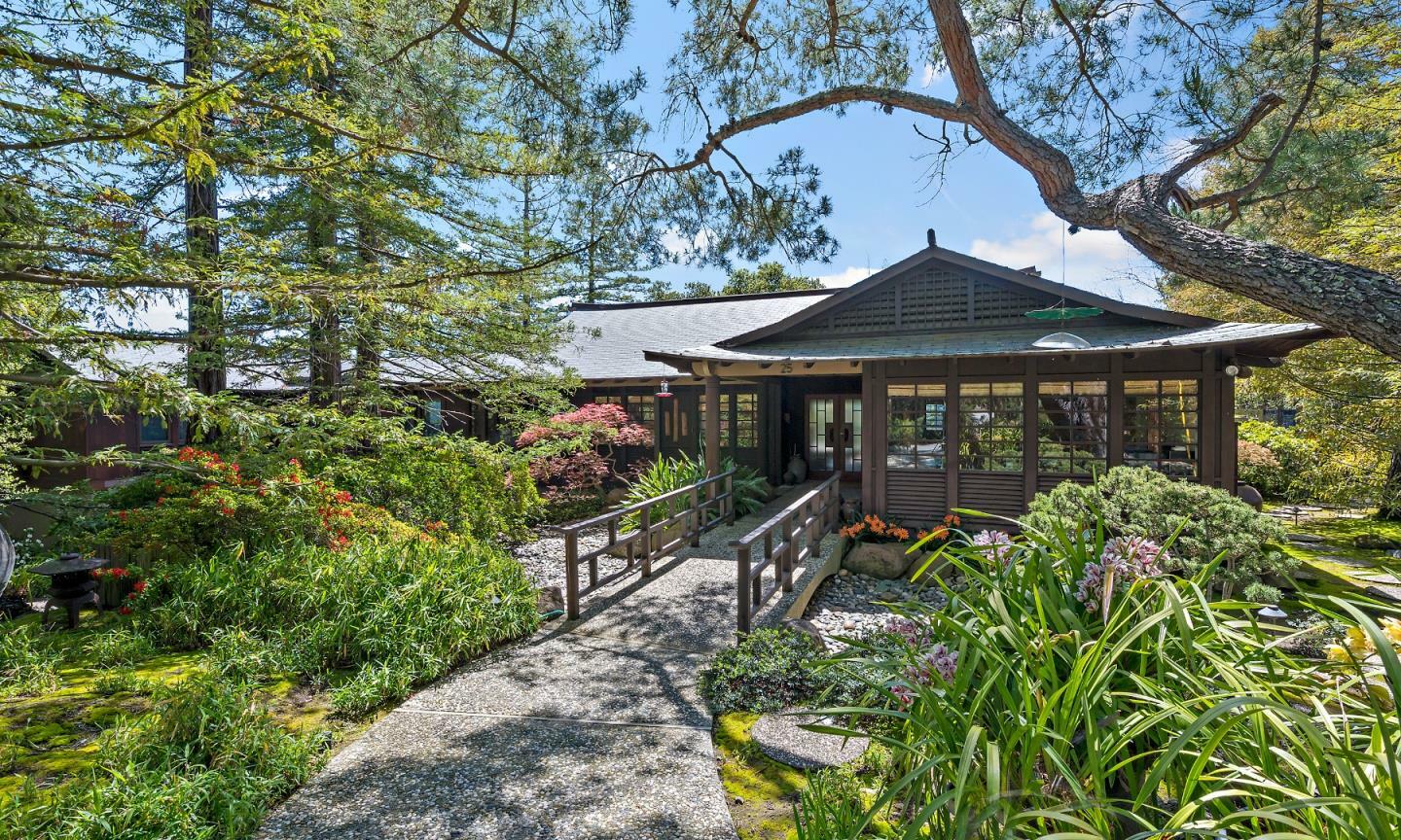 Property Photo: 25 Toro Court CA 94028