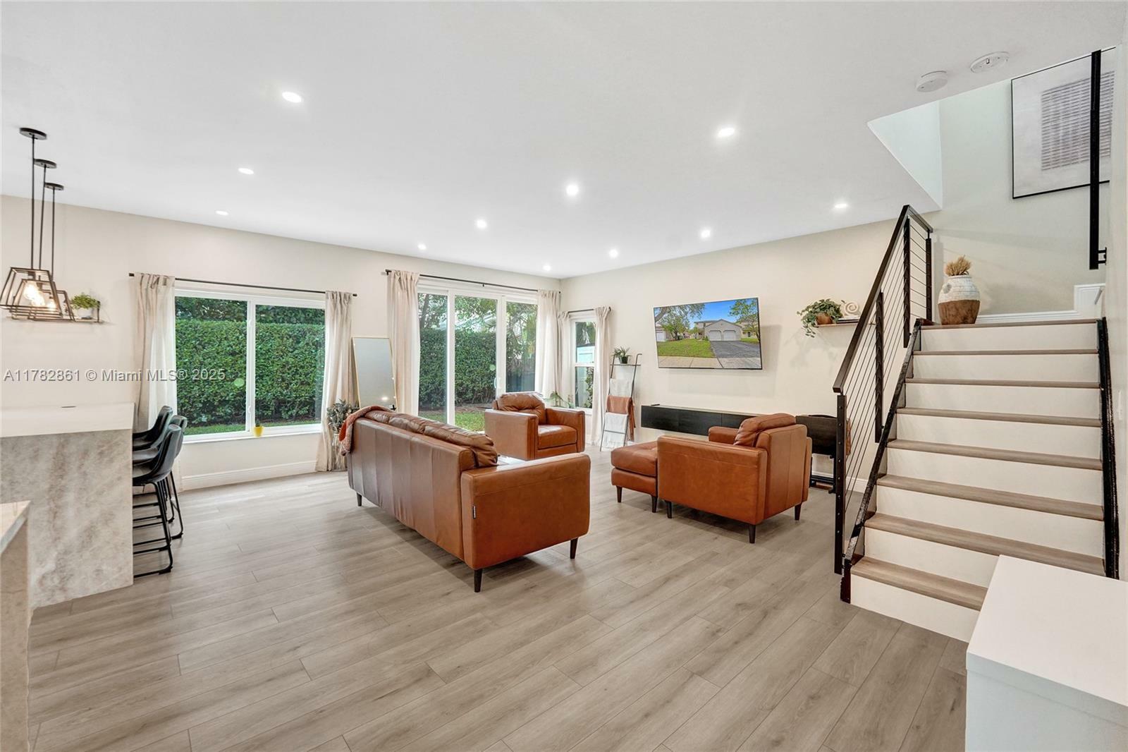 Property Photo: 263 NW 207th Way FL 33029