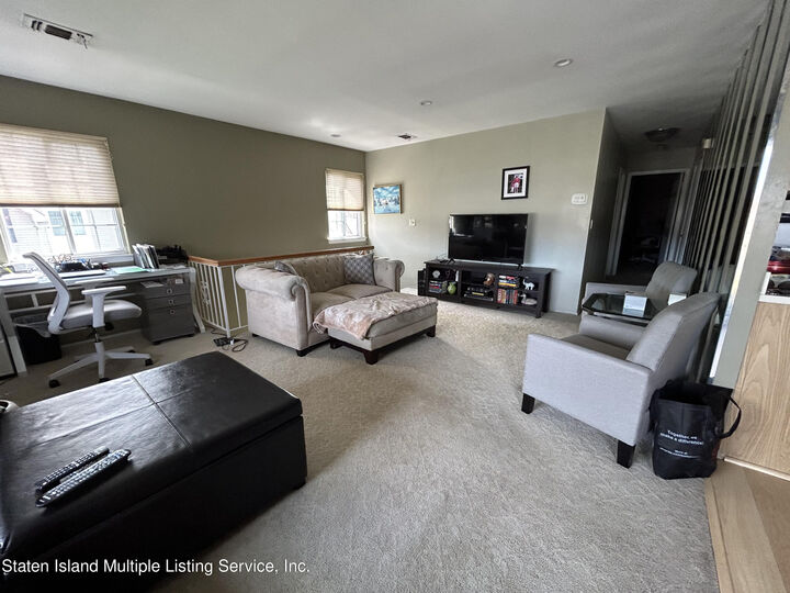 Property Photo:  599 Correll Avenue 150  NY 10309 