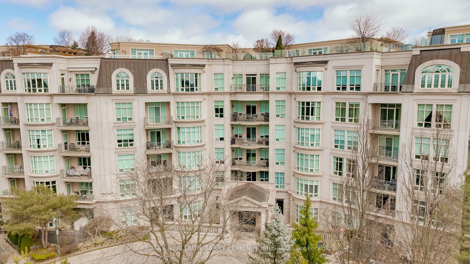 Property Photo: 7071 Bayview Avenue 108 ON L3T 7Y8