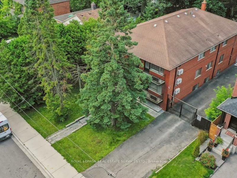 Property Photo: 18 Thirty Third Street ON M8W 3G9