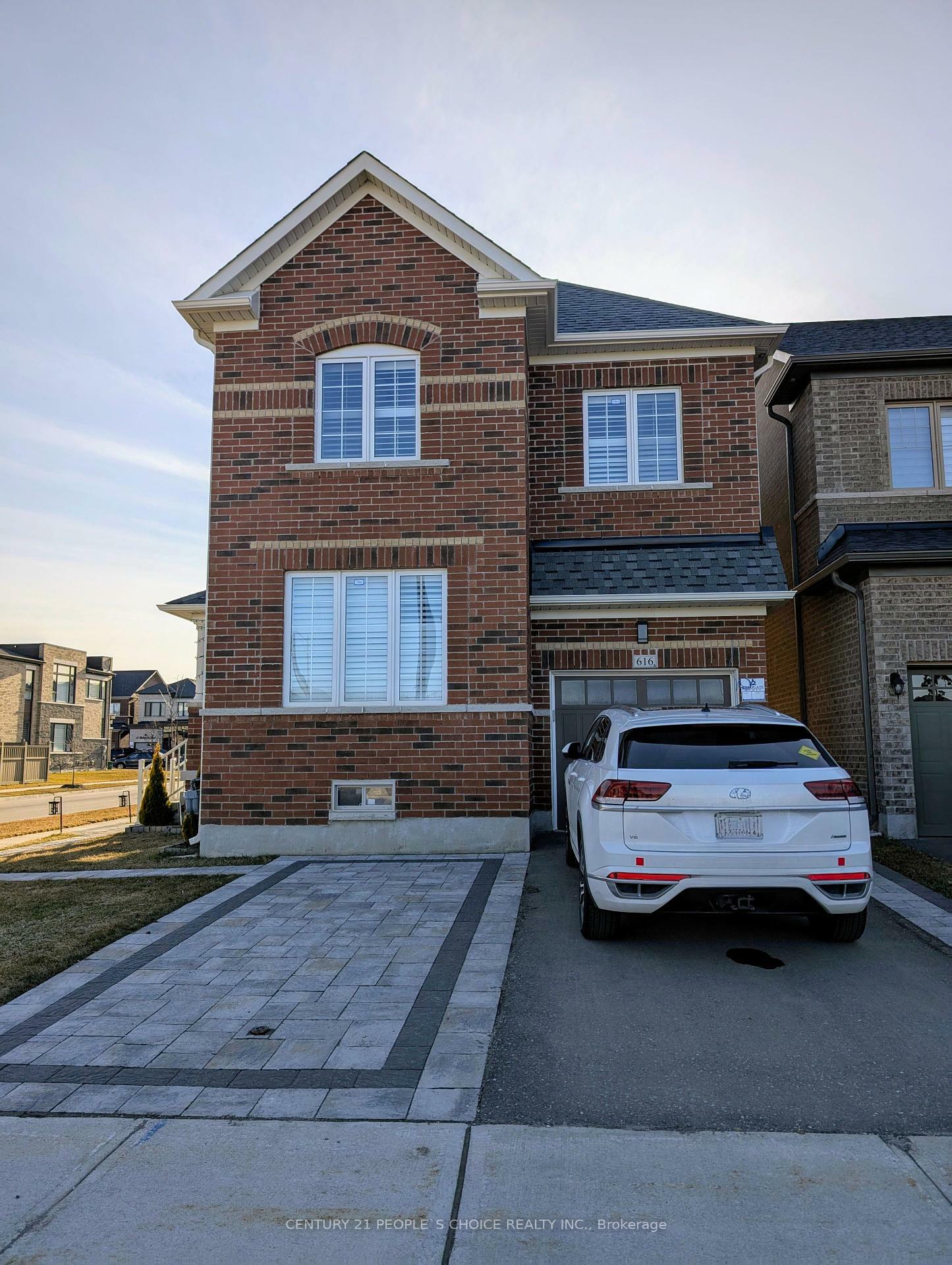 Property Photo: 616 Barons Street ON L4H 5C5