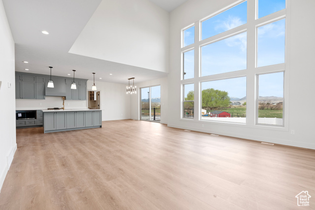 Property Photo: 221 N 1850 E 9 UT 84043