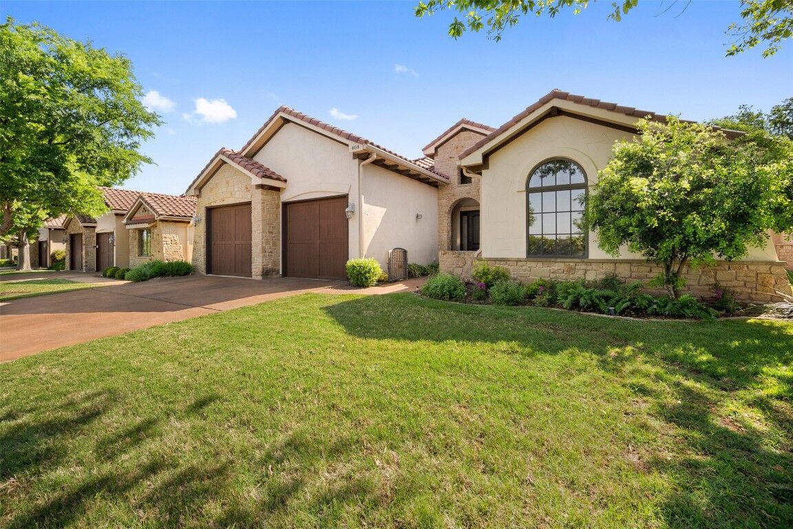 Property Photo:  404 Jack Nicklaus Drive W 31  TX 78738 