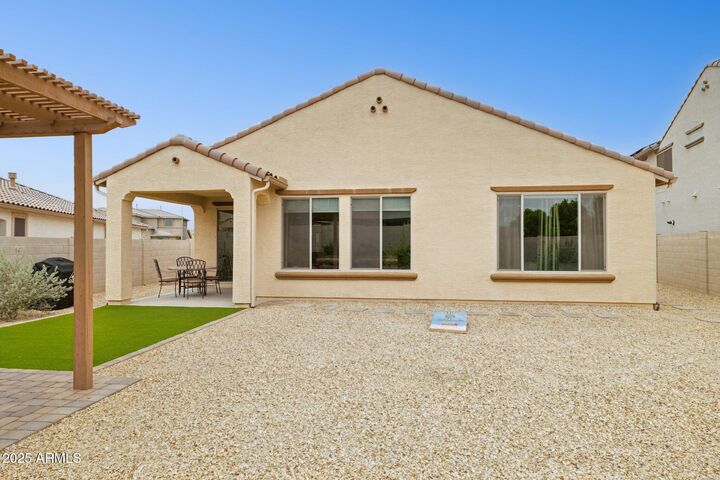 Property Photo: 5835 N 88th Lane AZ 85305