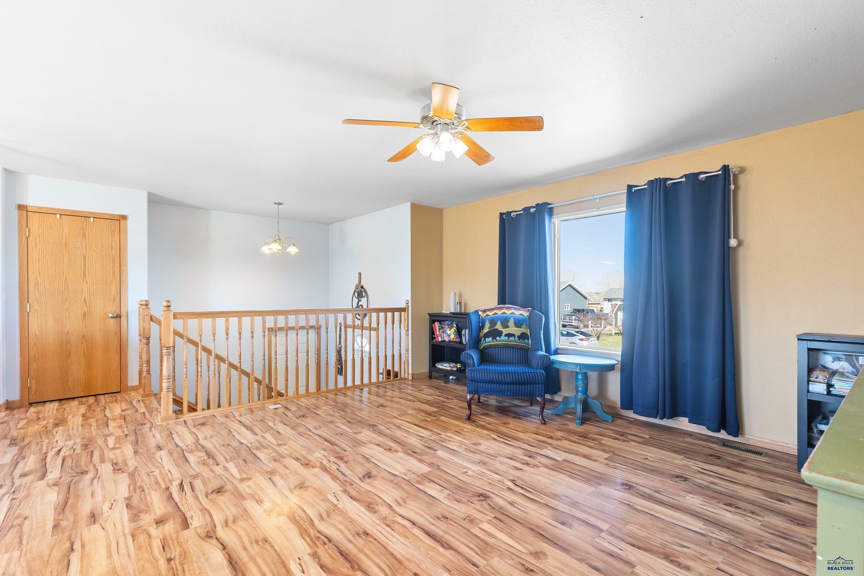 Property Photo: 323 Freiheit Ln SD 57719