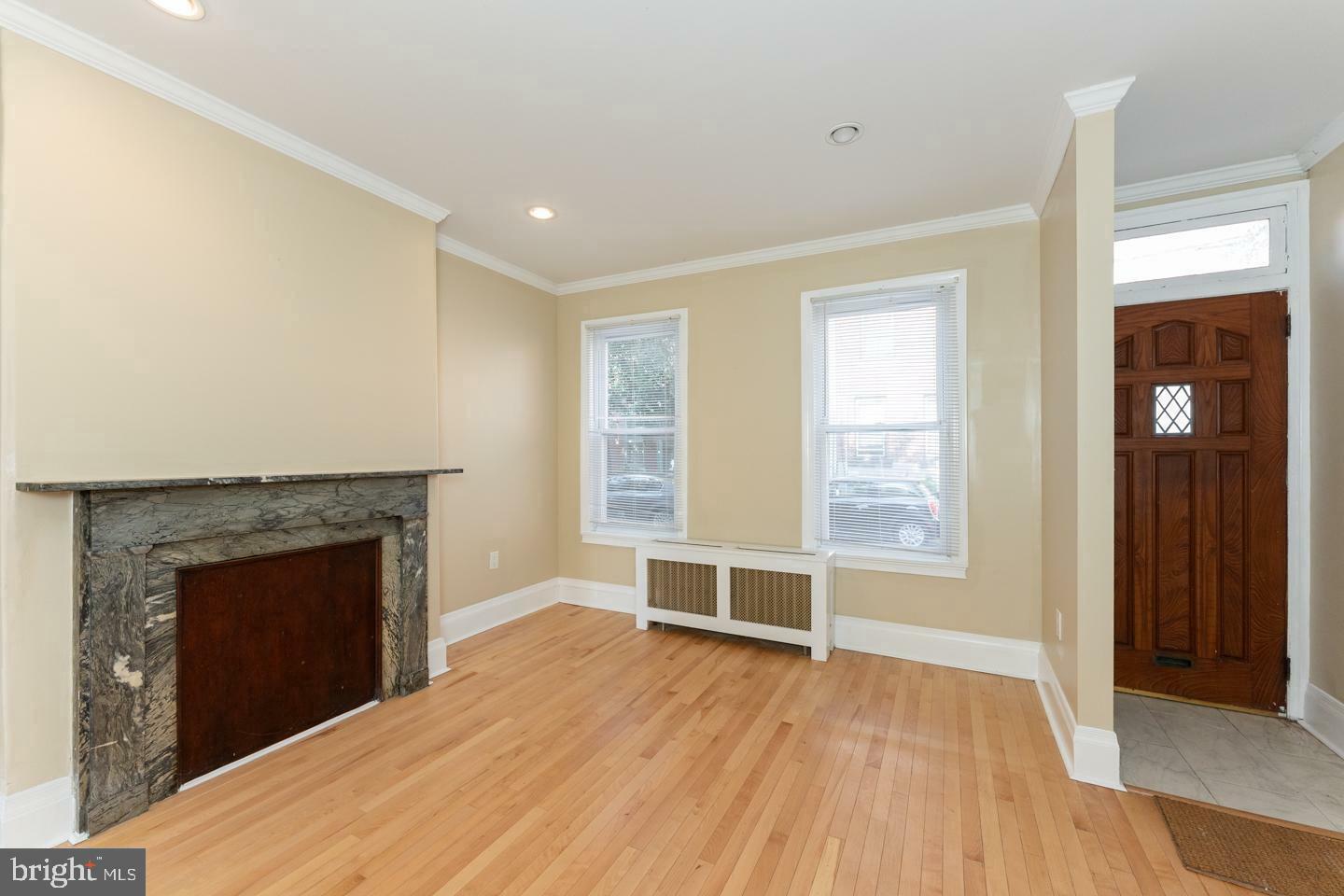 Property Photo: 999 N Randolph Street PA 19123