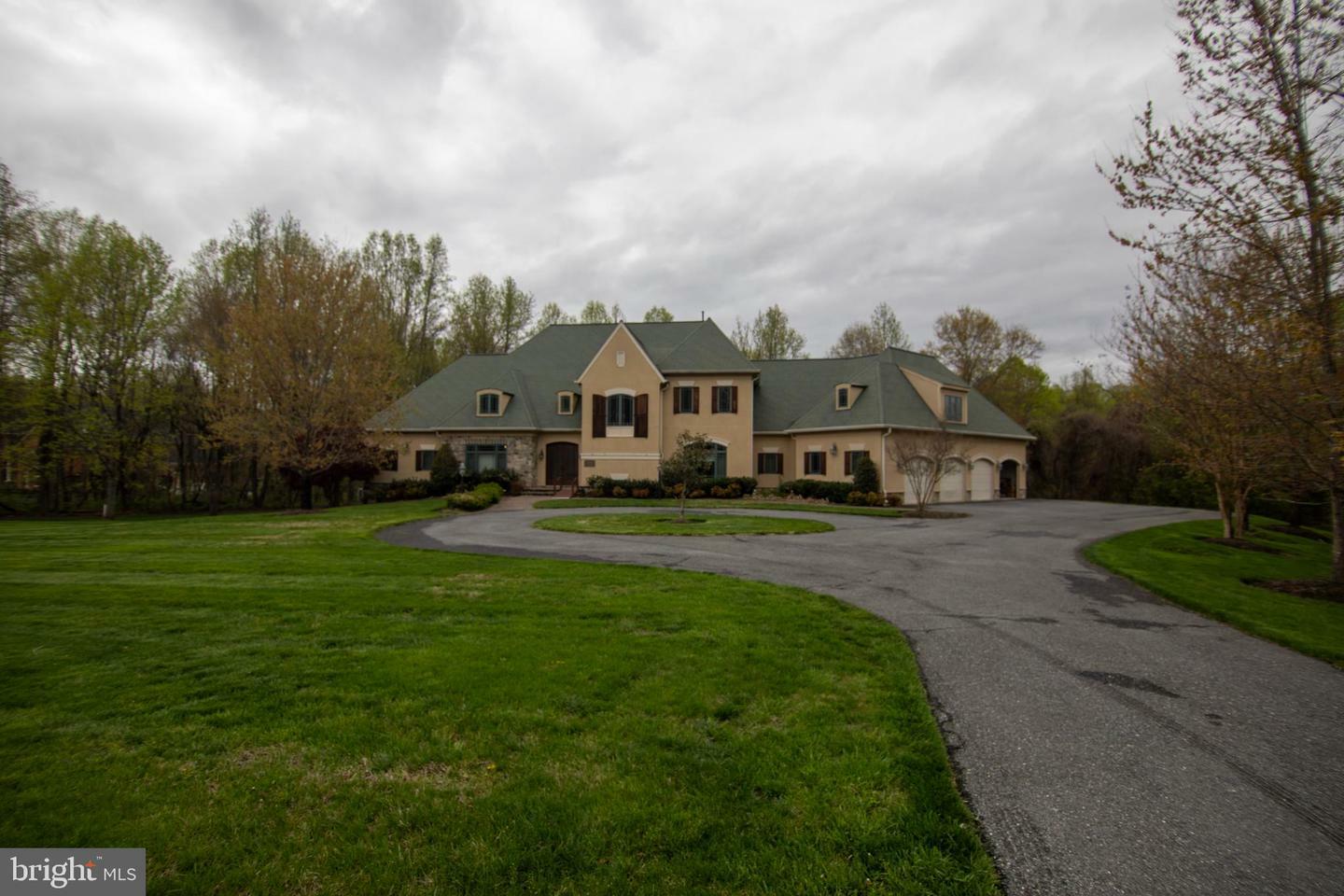 Property Photo: 2916 Westbrook Lane MD 20721
