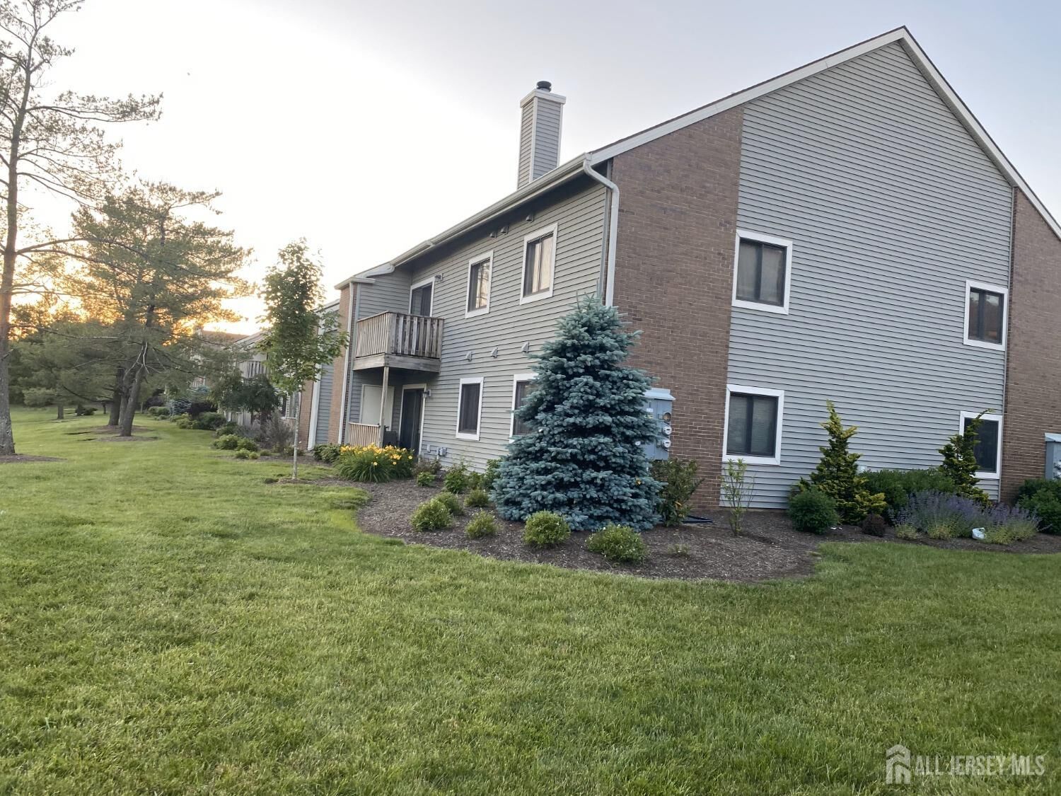 Property Photo:  104 Ravens Drive  NJ 08536 