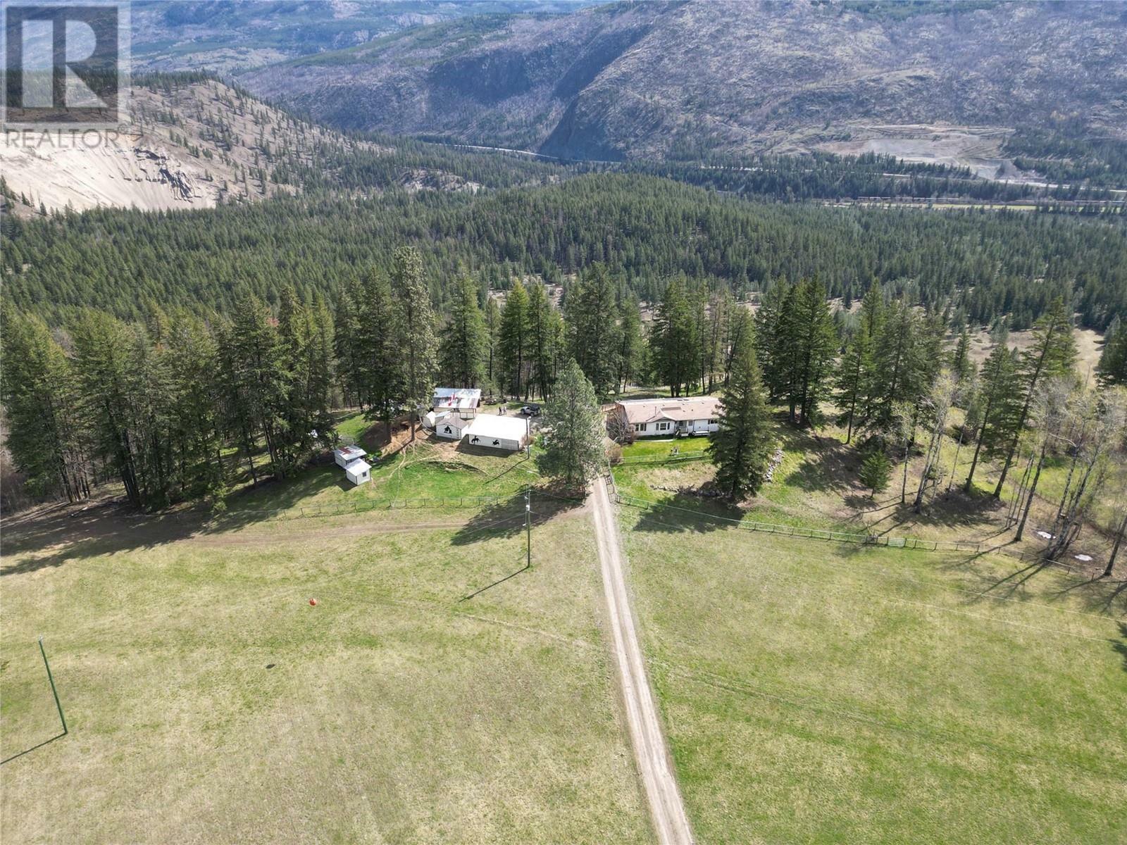 Photo de la propriété: 2300 Westsyde Road North BC V0E 1E0